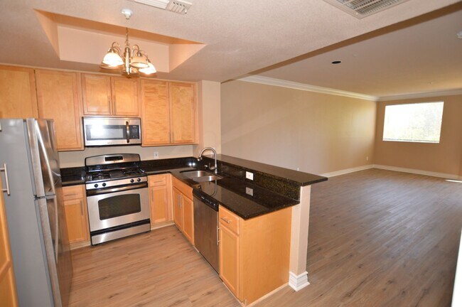 Building Photo - Meridian Unfurnished 1 Bdr/ 1 Bath Luxury ...
