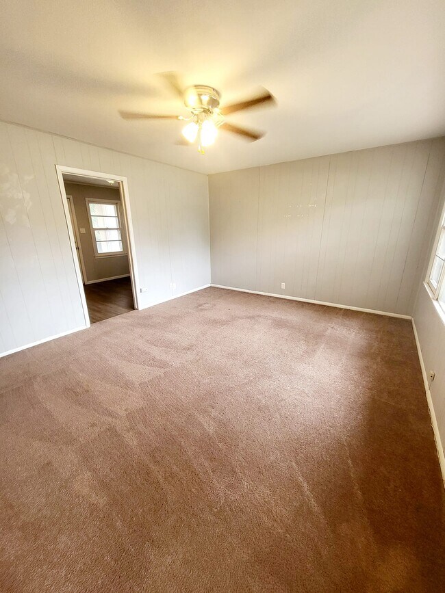 Building Photo - 3208 42nd St