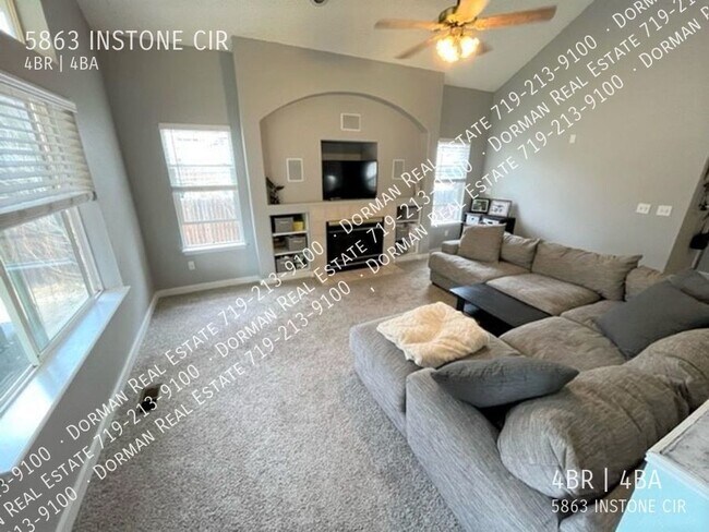 Building Photo - 5863 Instone Cir