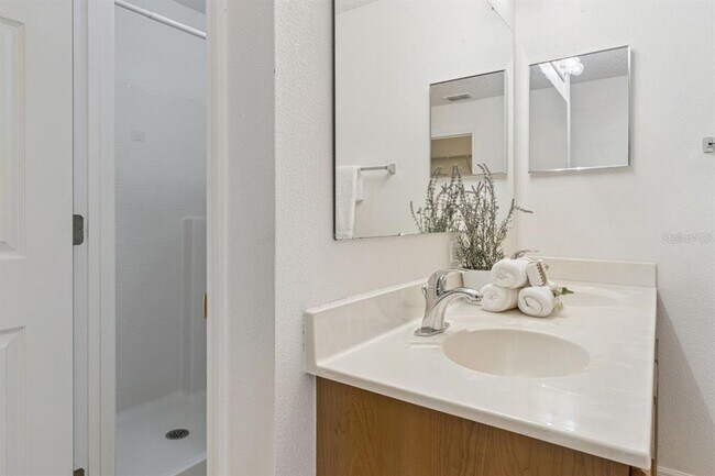 Building Photo - 15519 Willet Ct