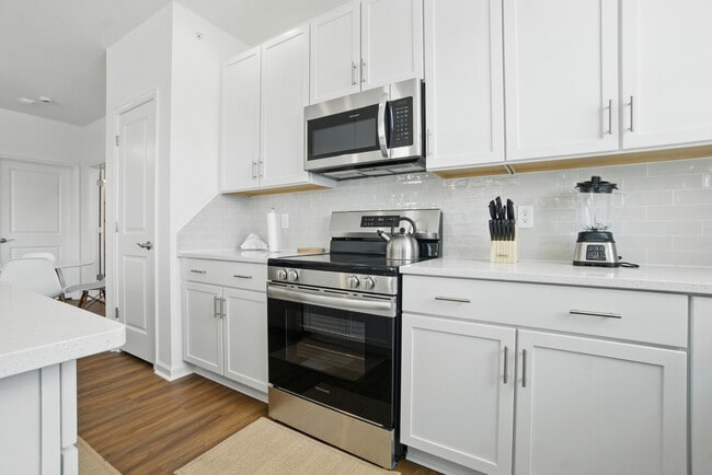 Building Photo - 1728 Vankar Dr