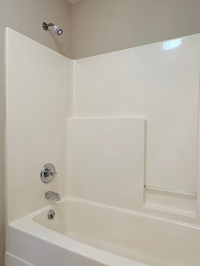 Building Photo - 117 Concord Dr