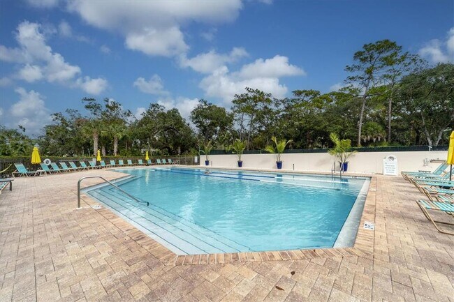 Building Photo - 4409 Longmeadow