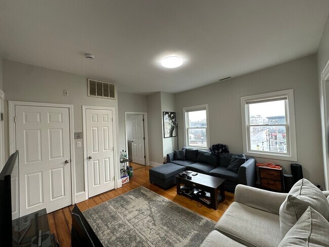 Building Photo - 602 Dorchester Ave