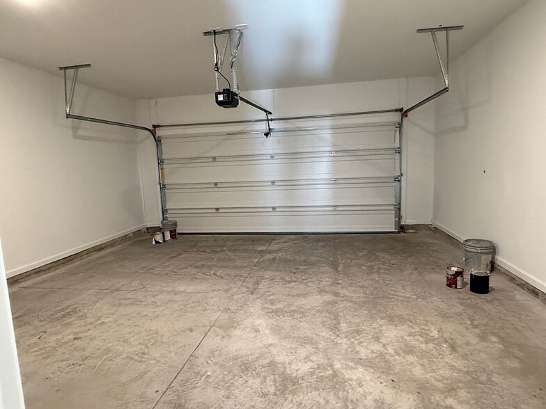 Building Photo - 5548 Coalie Trce