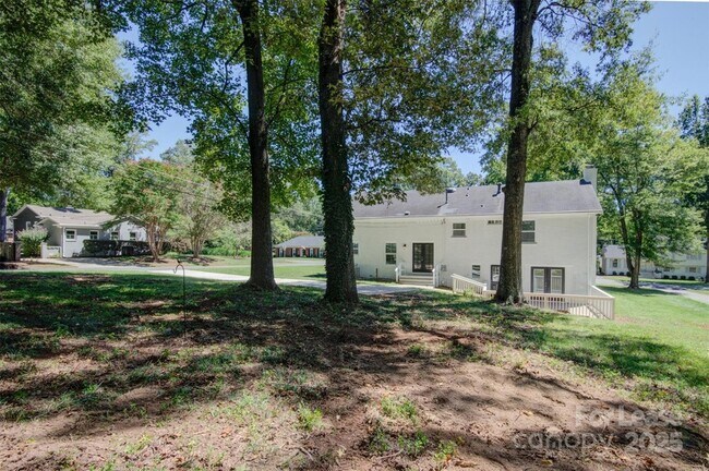 Building Photo - 3900 Rhodes Ave