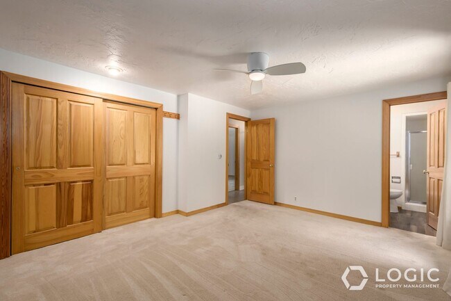 Building Photo - Beautiful Home in Prime Location!