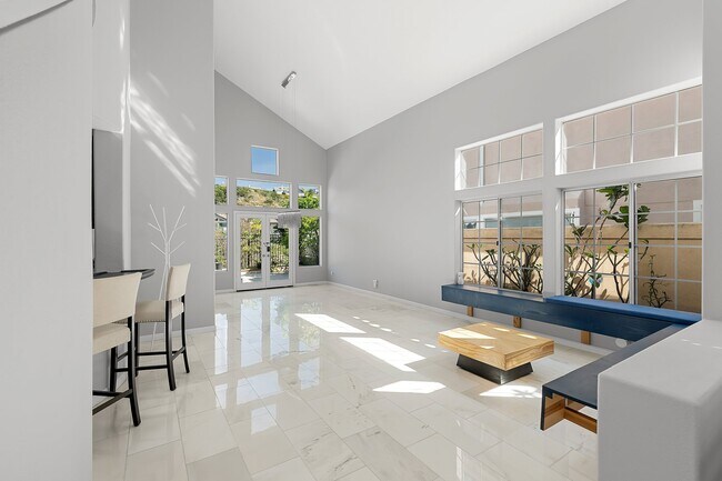 Building Photo - 6807 E Pinnacle Pointe