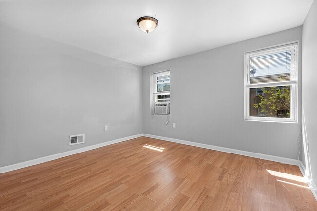 Building Photo - Two Bedroom Rental for Immediate Move In West Baltimore