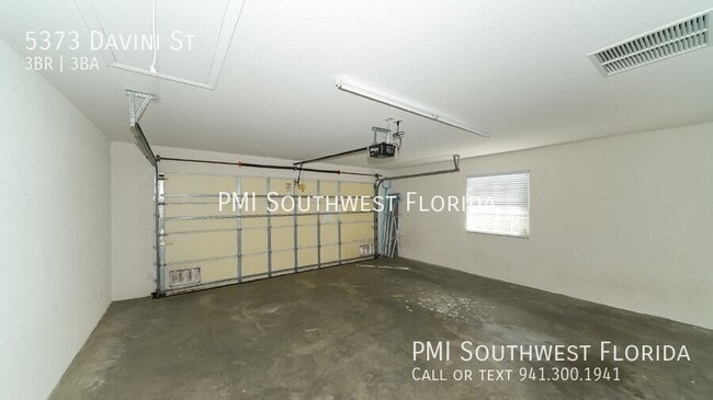 Building Photo - 5373 Davini St