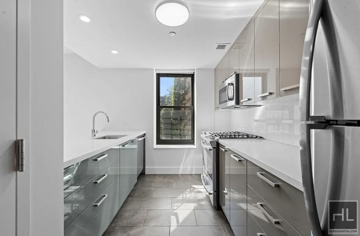 Building Photo - 310 Clarkson Ave