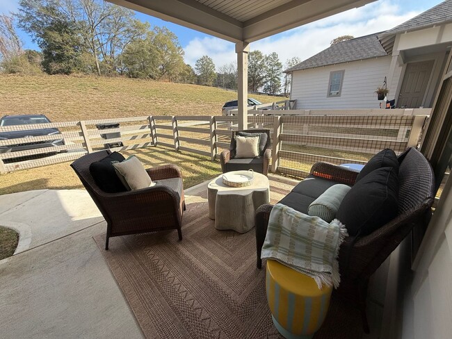 Building Photo - Northgate Townhome - Auburn