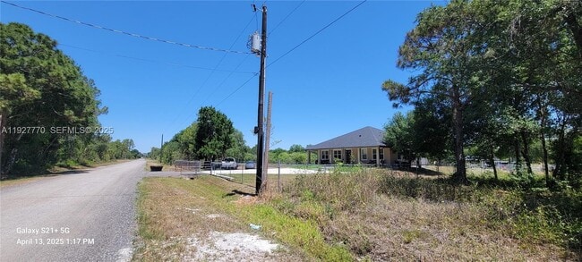 Building Photo - 675 N Romero St