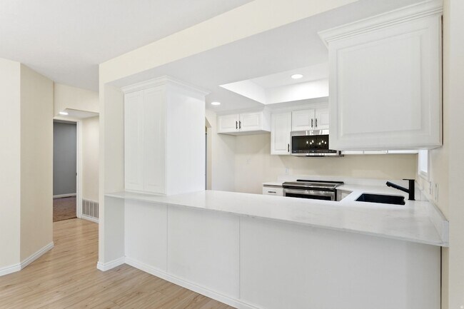 Building Photo - 1041 W Grindelwald Ct