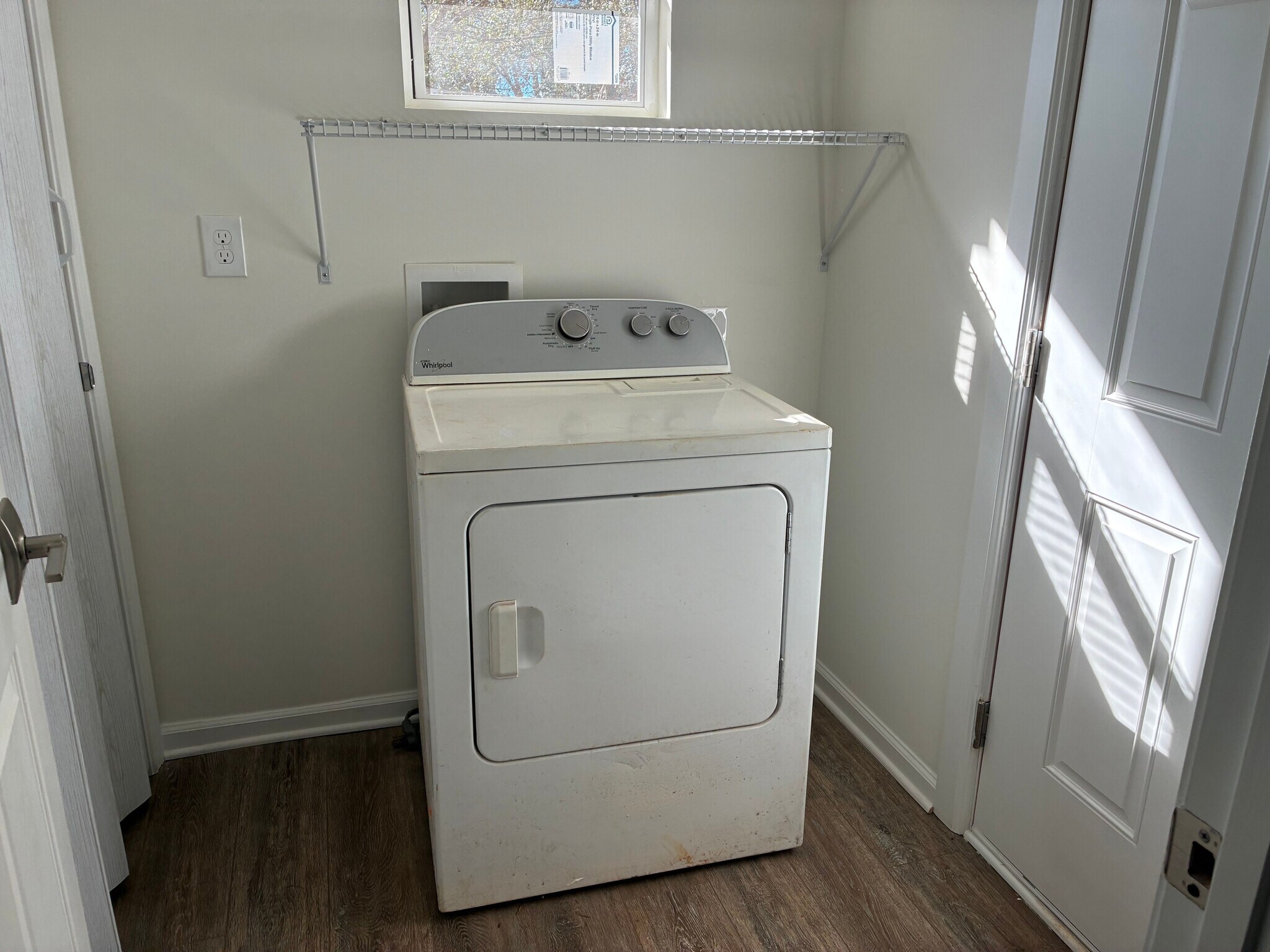 Building Photo - Room in House on Lincoln St SW