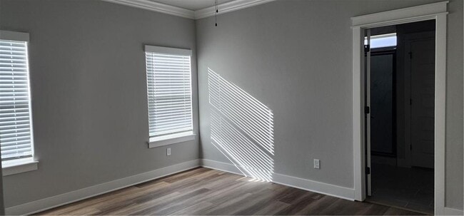 Building Photo - 33 Sandridge Dr