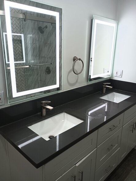 Building Photo - 25519 Belle Porte Ave