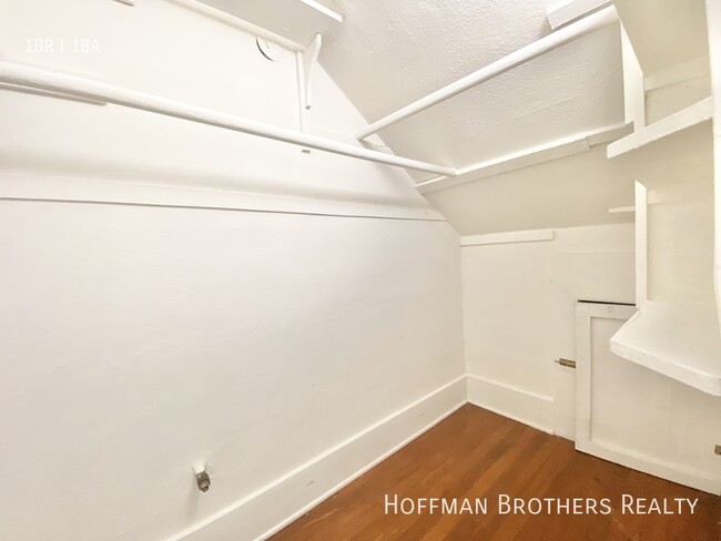 Building Photo - 522 Heliotrope Dr