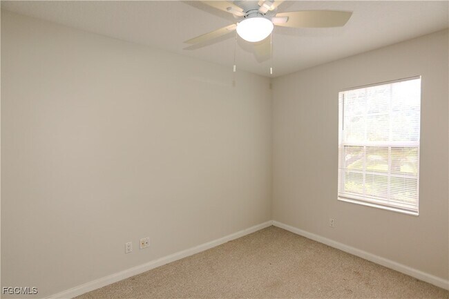 Building Photo - 5823 Cove Cir