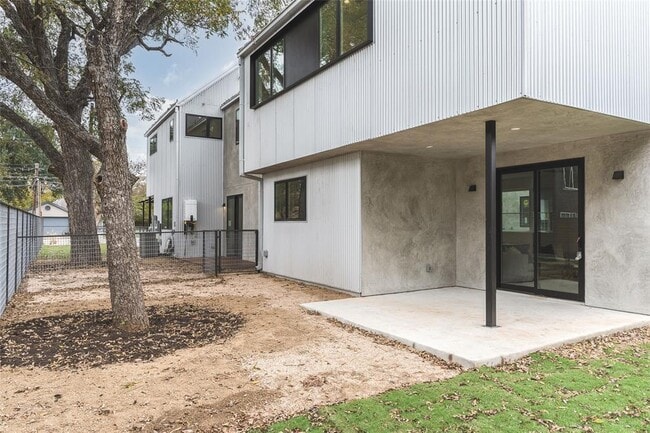 Building Photo - 913 Tillery St