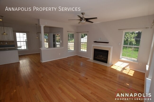 Building Photo - 122 Farmbrook Ln