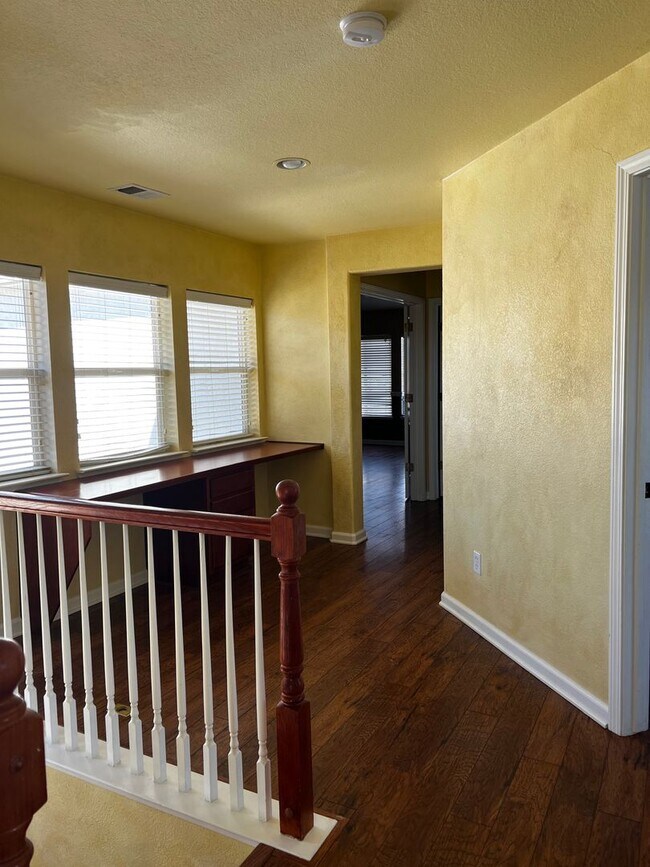 Building Photo - 566 Tioga Pass Ct