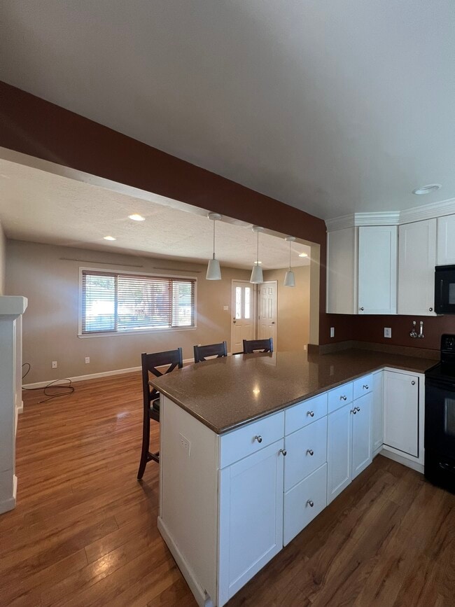Building Photo - 3380 Janet Dr