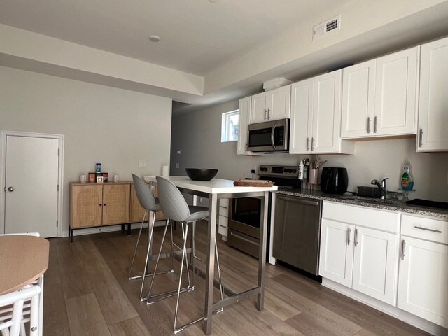 Building Photo - 2702 Sears St