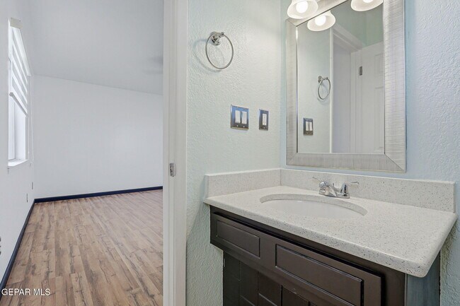 Building Photo - 5609 Van Horn Dr