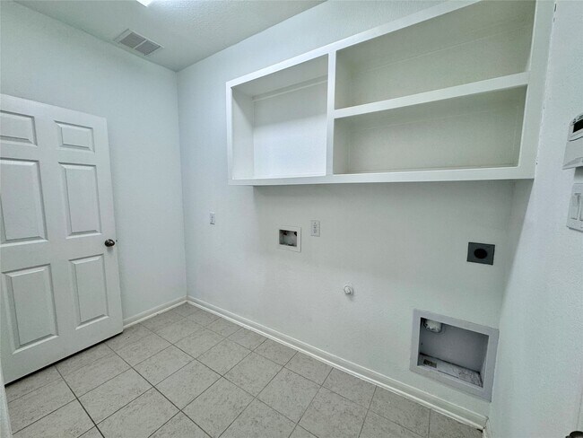 Building Photo - 24331 Bludana Ln