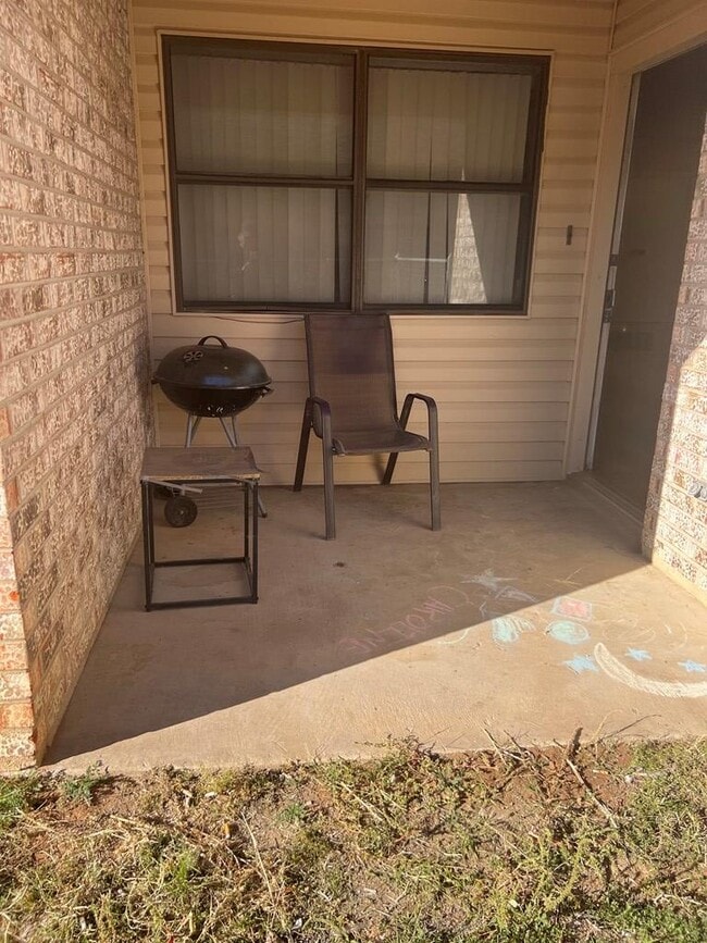 Building Photo - 6819 Ector Ave
