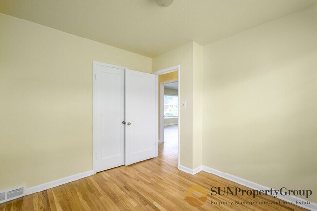 Building Photo - Newly Updated Liberty Wells Duplex!!