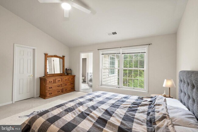 Building Photo - 12922 Starters Ln