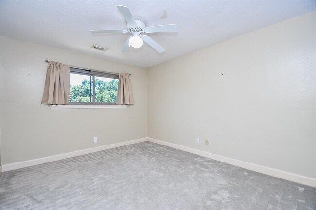Building Photo - 7706 Coachwood Dr