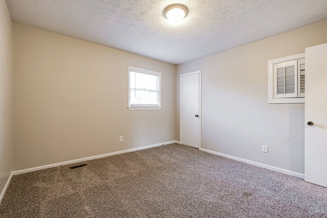 Building Photo - 4928 Spirit Ct SW