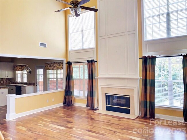 Building Photo - 11106 Knight Castle Dr