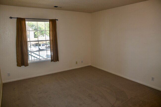 Building Photo - 10770 Aderman Ave