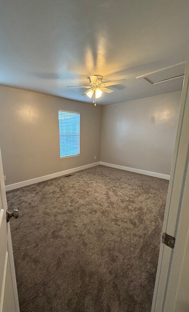 Building Photo - 363 Royal Troon Dr