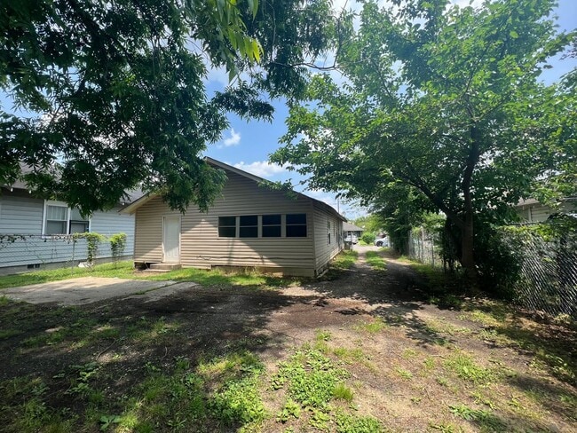 Building Photo - 3 bedroom 1 bathroom home in West Tuscaloosa