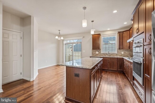 Building Photo - 22569 Norwalk Square