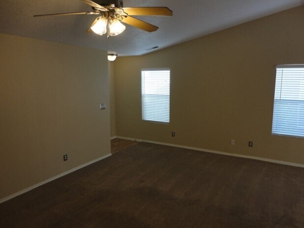 Building Photo - 7448 Sanderling Rd NW