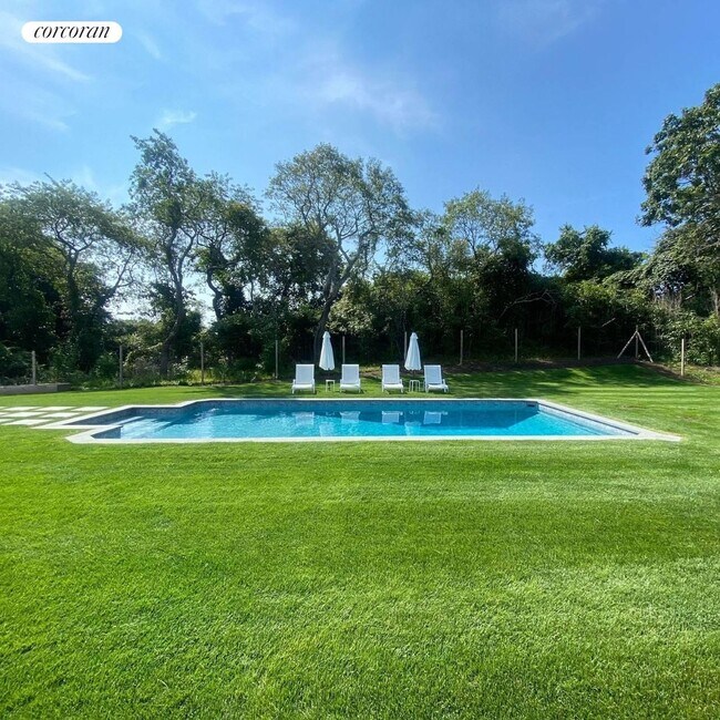 Building Photo - 29 W Lake Dr