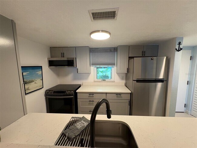 Building Photo - 464 N Paula Dr