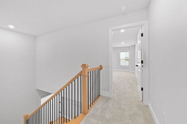 Building Photo - Beautiful 5 bedroom house in Bellmoore Par...