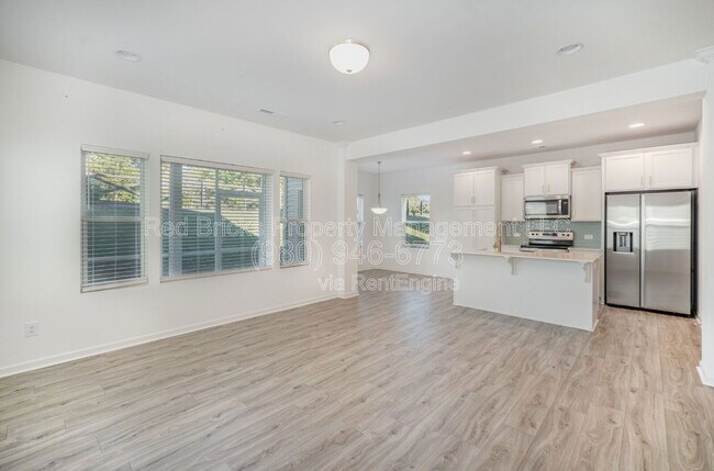 Building Photo - 15223 Scoter St