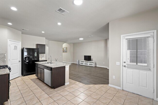 Building Photo - 13809 Harrisglenn Dr