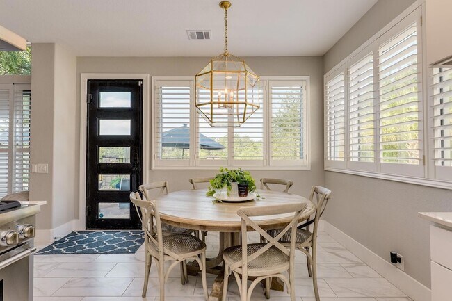 Building Photo - 12727 Cloud Mountain Crossing