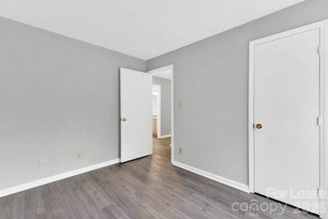Building Photo - 9531 University Terrace Dr