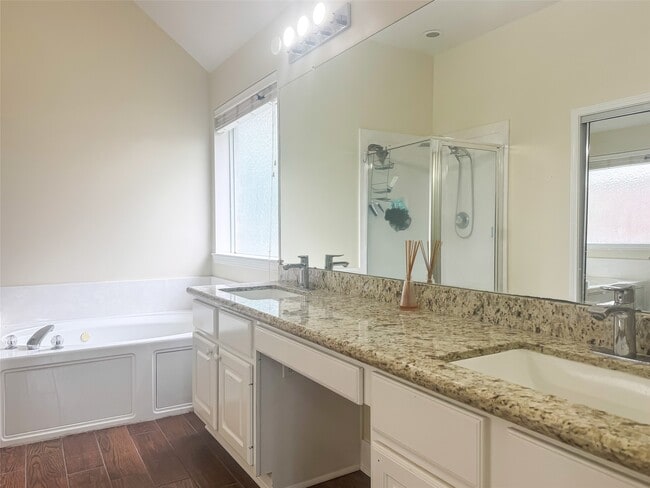 Building Photo - 3015 Gilford Ln