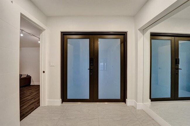 Building Photo - 3501 N Park Rd